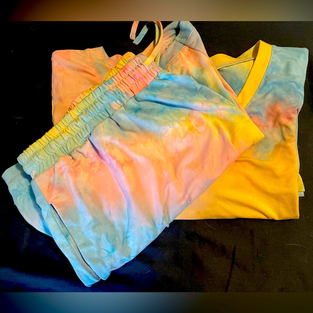 ❤️🌺 Women’s short set tie-dye❤️Women’s size XL❤️BOHO❤️GREAT CONDITION!❤️